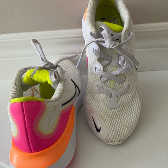 Nike Renew Neon - size 5 - Picture 2 of 6